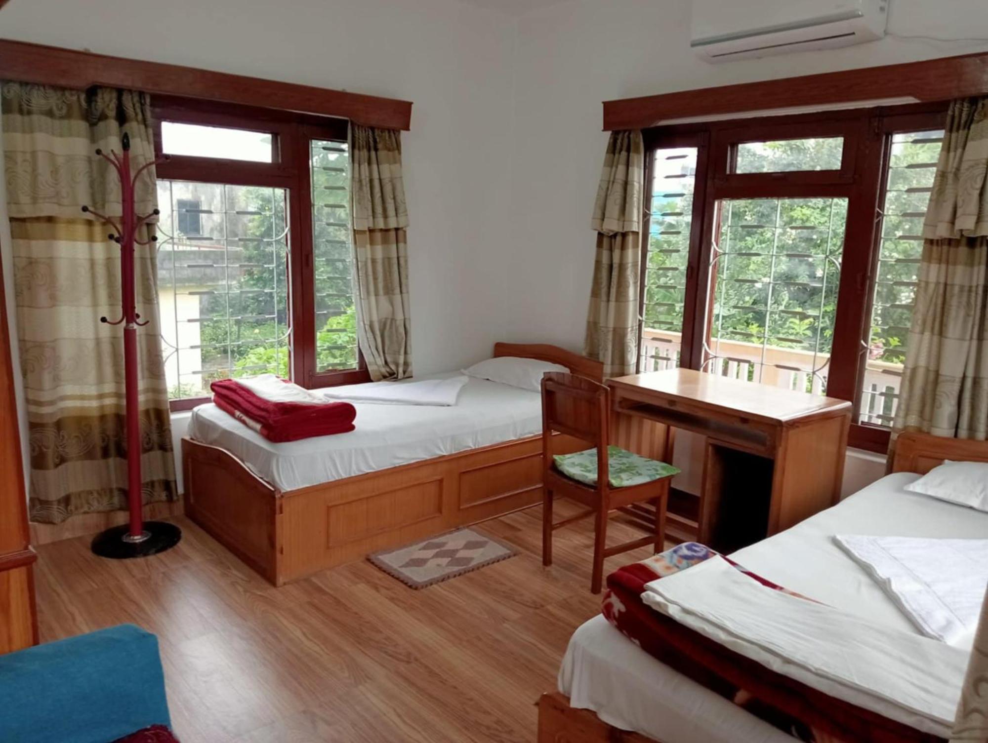 New Summit Guest House Pokhara Buitenkant foto